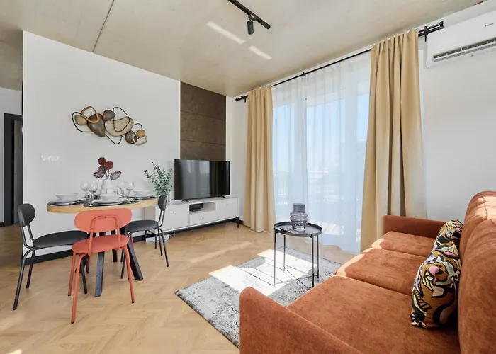 Fresh & Stylish Apartments In Poznan With Parking & Balcony By Noclegi Renters