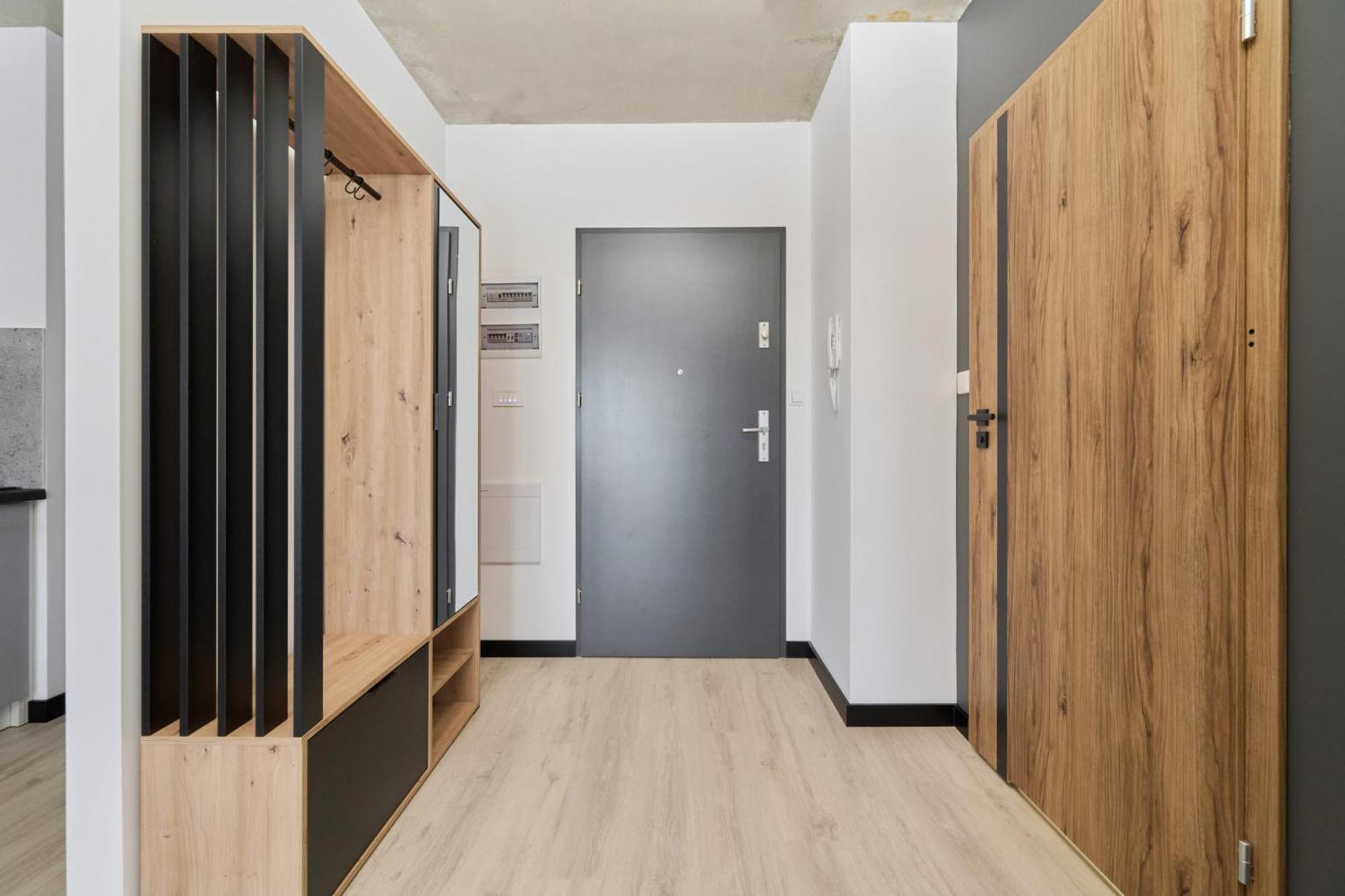 Fresh & Stylish In With Parking & Balcony By Renters * Познань