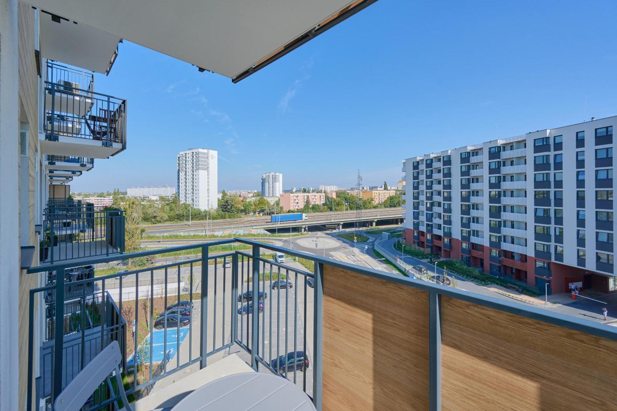Апартаменти Fresh & Stylish In With Parking & Balcony By Renters *